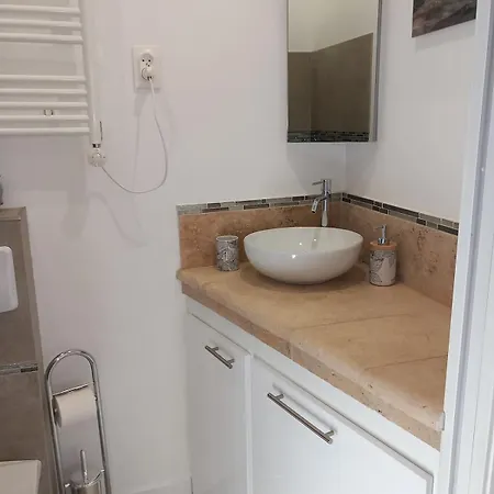 Valcros, Holiday home
